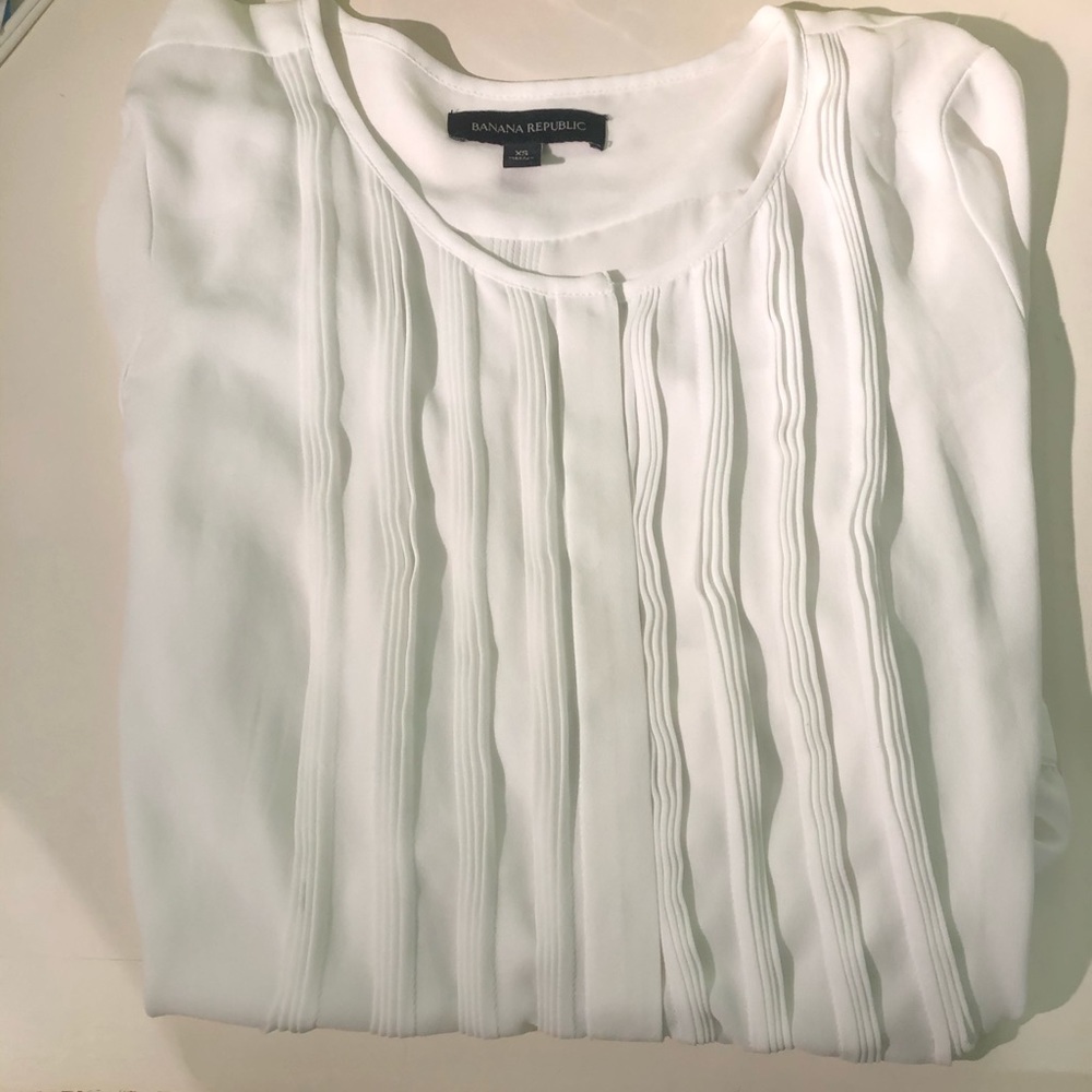Banana Republic White Button-up Blouse